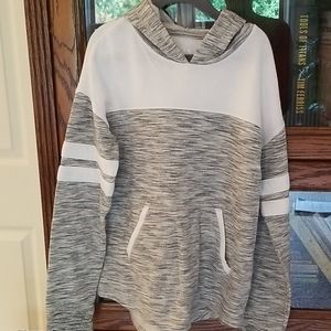 So pullover hoodie